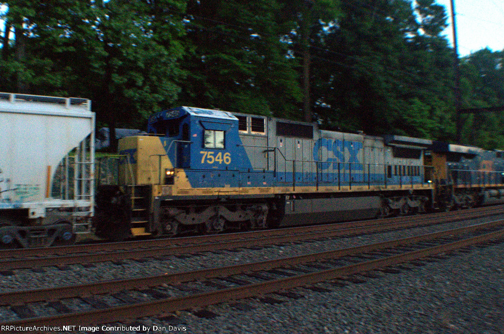 CSX C40-8 7546 trails on Q439-31